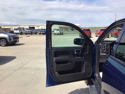 Used 2018 Chevrolet Silverado 1500 LT w/ All Star Edition AWD/4WD image 11