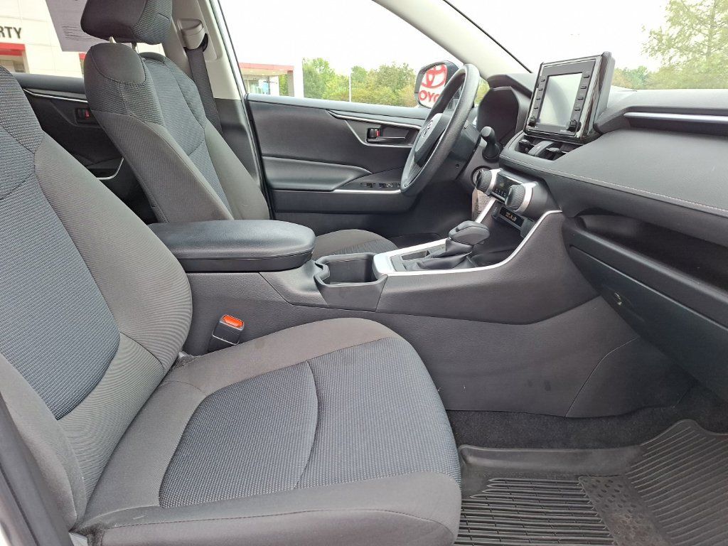 Used 2022 Toyota RAV4 LE FWD image 30