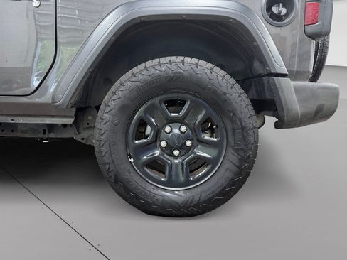 Used 2019 Jeep Wrangler Sport AWD/4WD image 14