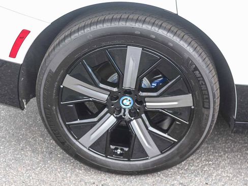 Used 2025 BMW iX xDrive50 AWD/4WD image 8