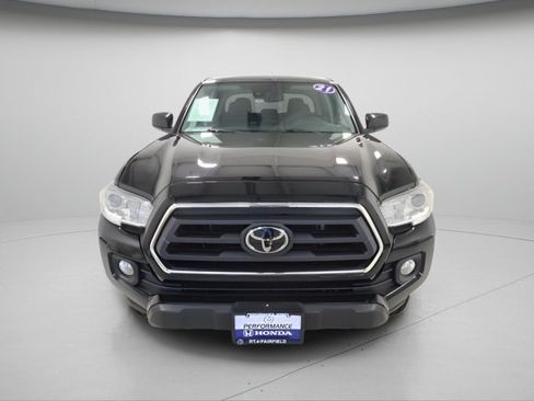 Used 2021 Toyota Tacoma SR5 AWD/4WD image 2