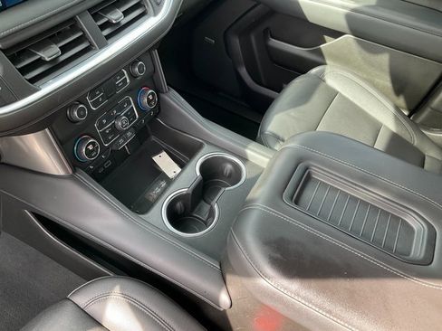 Used 2022 Chevrolet Tahoe LT w/ Luxury Package image 14