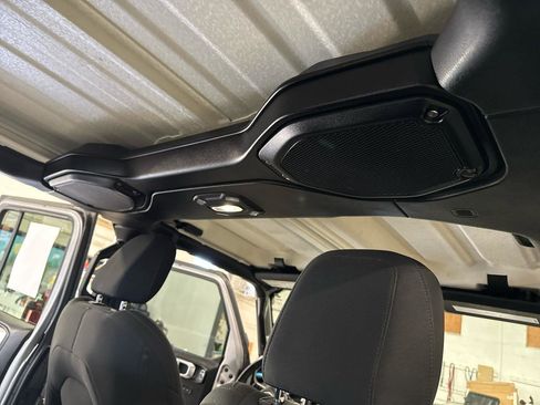 Used 2018 Jeep Wrangler Unlimited Sport S image 49