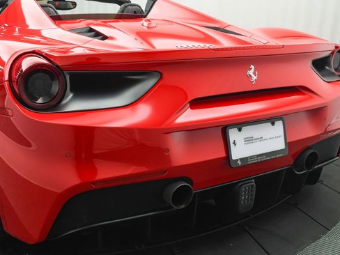 Used 2019 Ferrari 488 Spider Rosso Corsa image 20