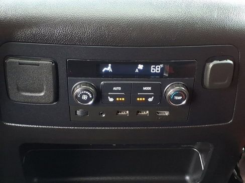 Used 2019 Chevrolet Tahoe Premier w/ Premier Plus Edition AWD/4WD image 28