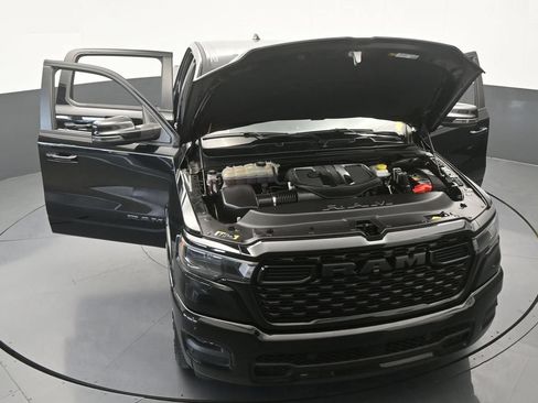 Used 2025 RAM 1500 Big Horn AWD/4WD image 70
