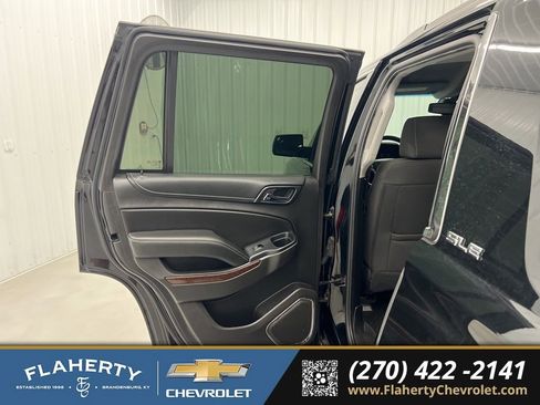 Used 2017 GMC Yukon SLE w/ SLE Value Package image 10