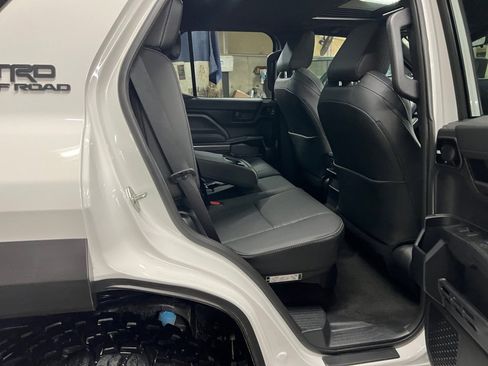 Used 2025 Toyota 4Runner TRD Off-Road Premium image 33