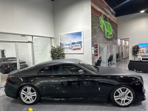 Used 2015 Rolls-Royce Wraith RWD image 32