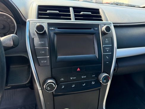 Used 2015 Toyota Camry SE FWD image 13