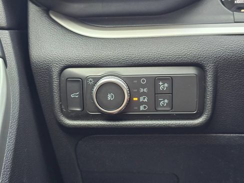 Used 2020 Ford Explorer XLT w/ Equipment Group 202A AWD/4WD image 18
