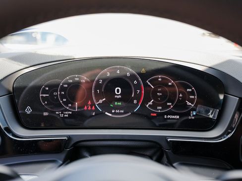 New 2026 Porsche Cayenne E-Hybrid Coupe AWD/4WD image 15