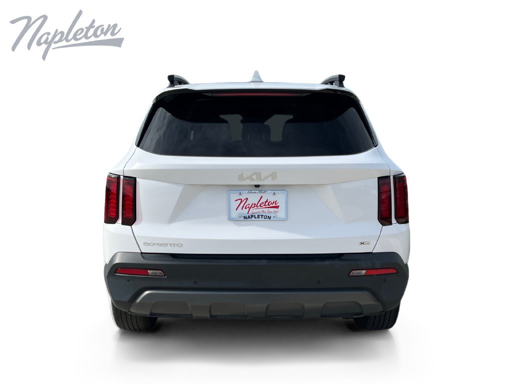 Used 2023 Kia Sorento S w/ Panoramic Sunroof Package AWD/4WD image 4