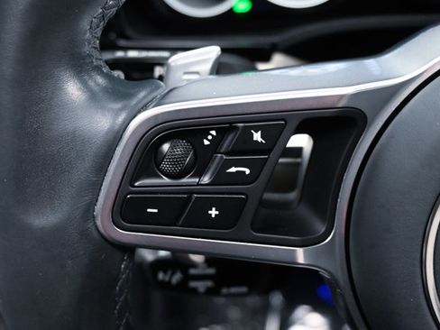 Used 2022 Porsche Cayenne S image 70