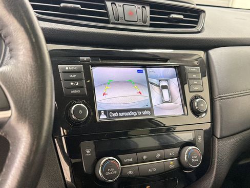 Used 2019 Nissan Rogue SL FWD image 23
