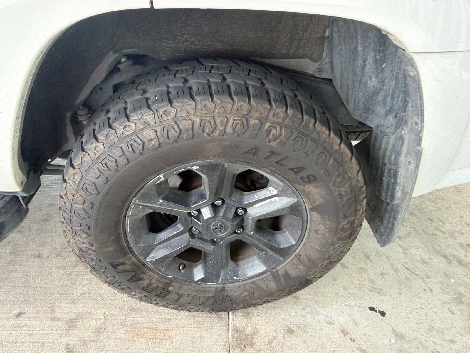 Used 2017 Toyota 4Runner SR5 RWD image 12