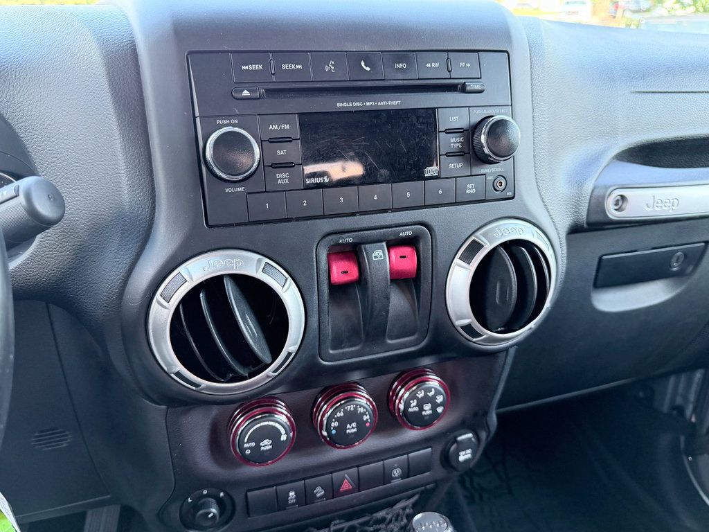 Used 2018 Jeep Wrangler Sahara w/ Dual Top Group AWD/4WD image 15