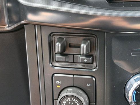 Used 2025 Ford F150 Raptor AWD/4WD image 32