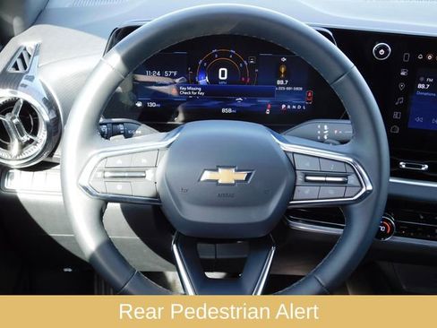 Used 2026 Chevrolet Equinox LT w/ Convenience Package II image 22