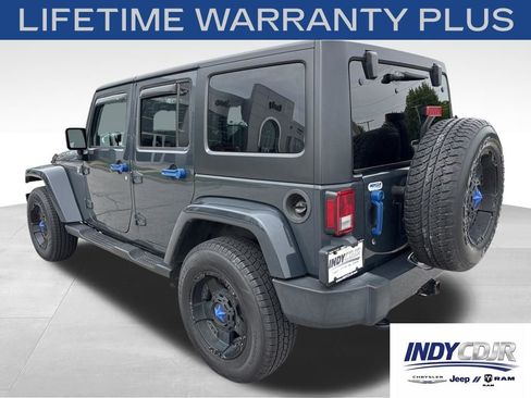 Used 2016 Jeep Wrangler Unlimited Sahara w/ Connectivity Group AWD/4WD image 6
