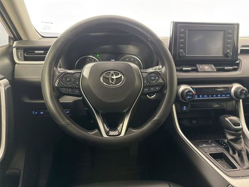 Used 2019 Toyota RAV4 XLE Premium image 28