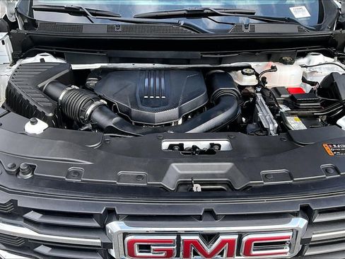 Used 2025 GMC Acadia Elevation AWD/4WD image 10