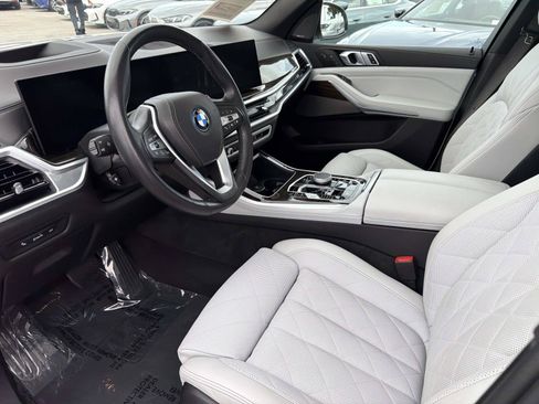Used 2024 BMW X5 xDrive50e w/ Premium Package AWD/4WD image 14