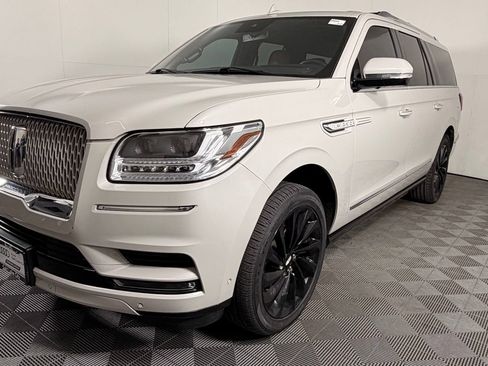 Used 2021 Lincoln Navigator L Reserve AWD/4WD image 3