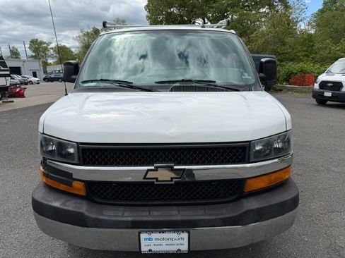 Used 2017 Chevrolet Express 2500 LT w/ LT Preferred Equipment Group RWD image 6