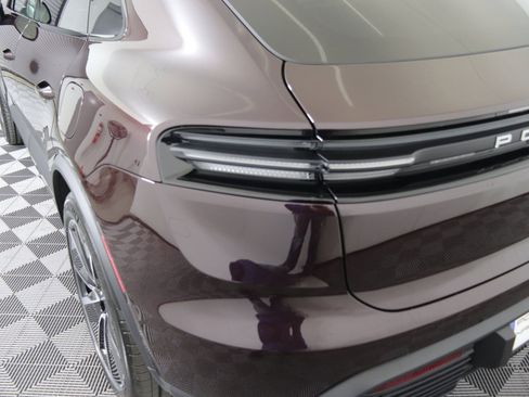 Certified 2025 Porsche Macan 4S Electric image 25