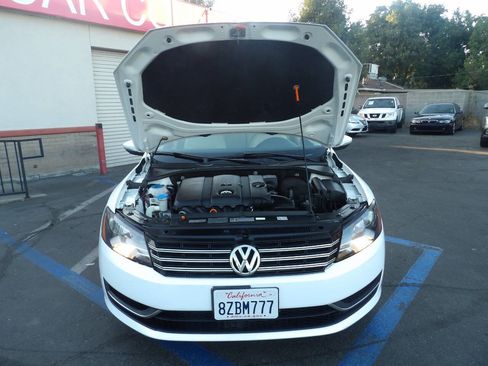 Used 2012 Volkswagen Passat 2.5 SEL Premium image 13