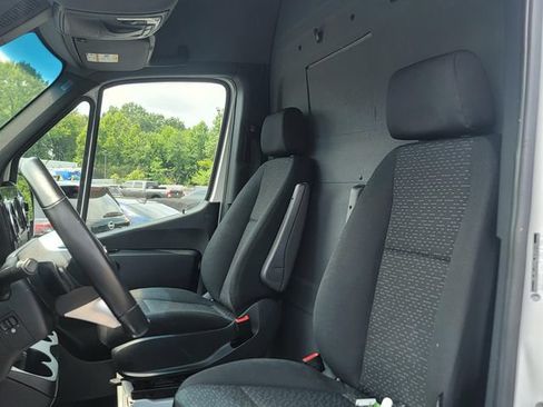 Used 2024 Mercedes-Benz eSprinter 170 Cargo image 14