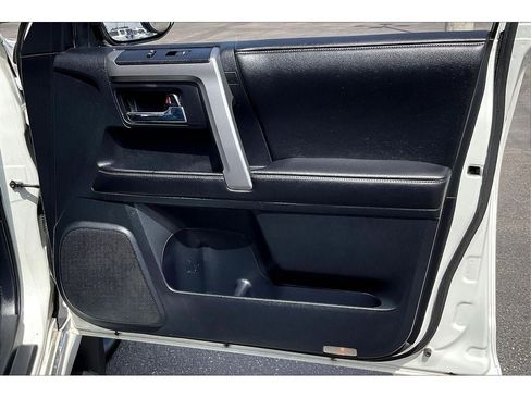 Used 2015 Toyota 4Runner Limited AWD/4WD image 26