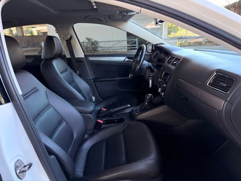 Used 2013 Volkswagen Jetta TDI FWD image 24