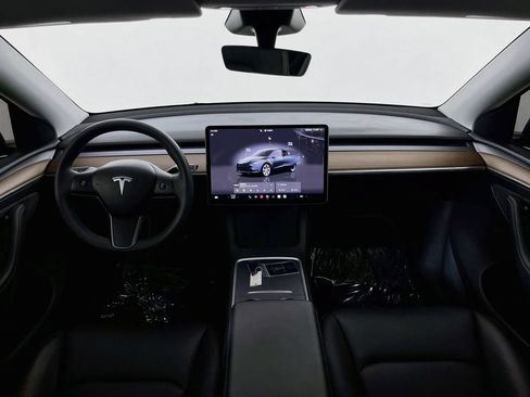 Used 2024 Tesla Model Y Long Range RWD image 11