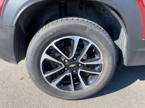 Used 2025 Chevrolet TrailBlazer LT AWD/4WD image 24