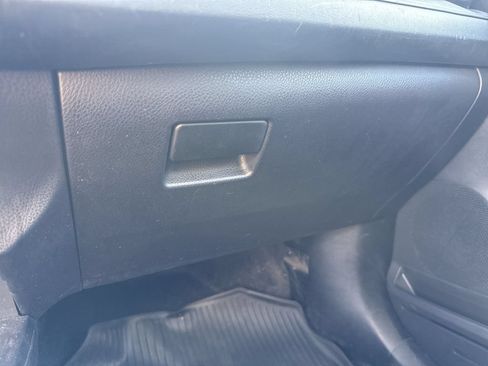 Used 2018 Toyota RAV4 LE FWD image 33