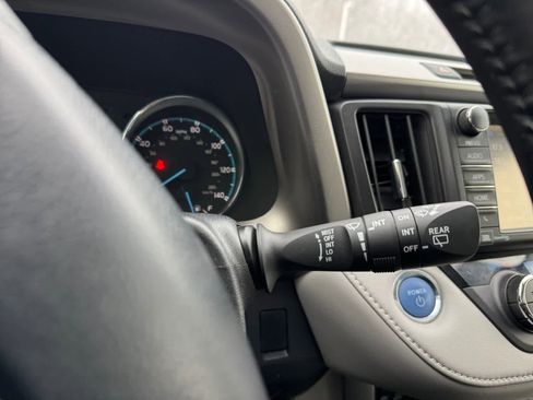 Used 2016 Toyota RAV4 Limited image 20