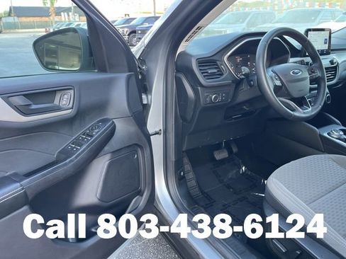 Used 2022 Ford Escape SE w/ SE Sport Appearance Package FWD image 5