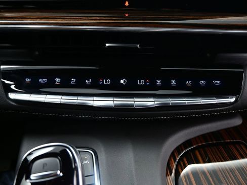 Used 2023 Cadillac Escalade ESV Luxury RWD image 25