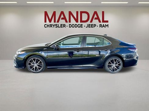 Used 2023 Toyota Camry SE FWD image 8