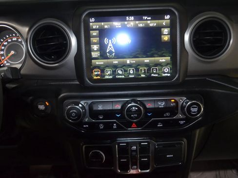 Used 2023 Jeep Gladiator Sport AWD/4WD image 26