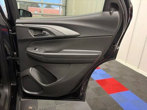 Used 2023 Chevrolet TrailBlazer LT FWD image 16