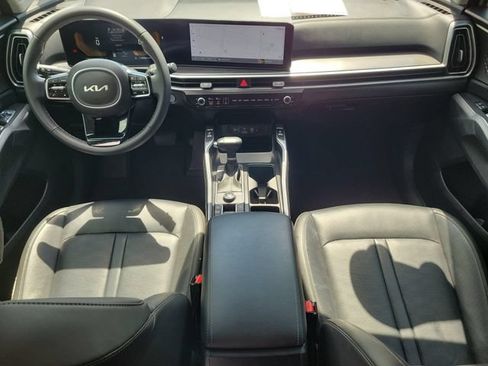 Used 2024 Kia Sorento S FWD image 16