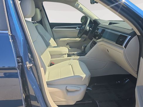 Used 2023 Volkswagen Atlas SE w/ Panoramic Sunroof Package AWD/4WD image 16