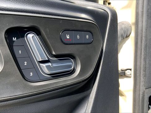 Used 2025 Mercedes-Benz Sprinter 2500 image 21