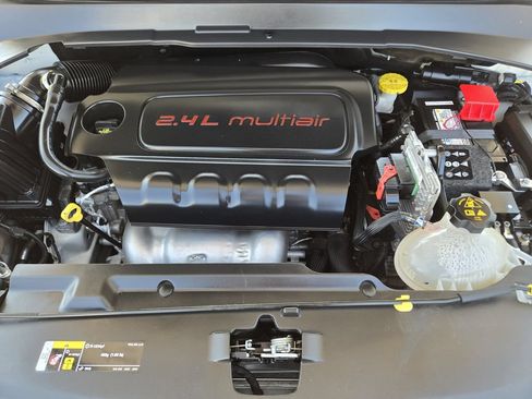 Used 2022 Jeep Compass Latitude w/ Sun and Sound Group FWD image 41