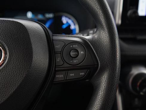 Used 2025 Toyota RAV4 XLE AWD/4WD image 25