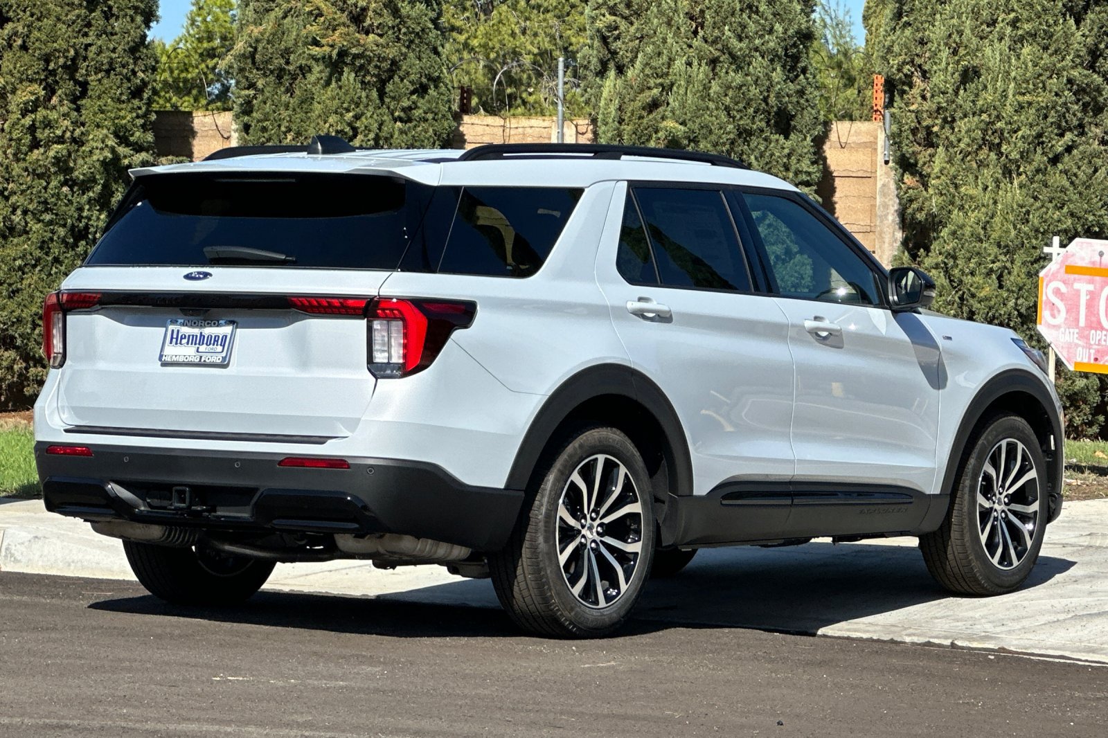 New 2026 Ford Explorer ST-Line RWD image 4