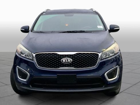 Used 2016 Kia Sorento LX image 3